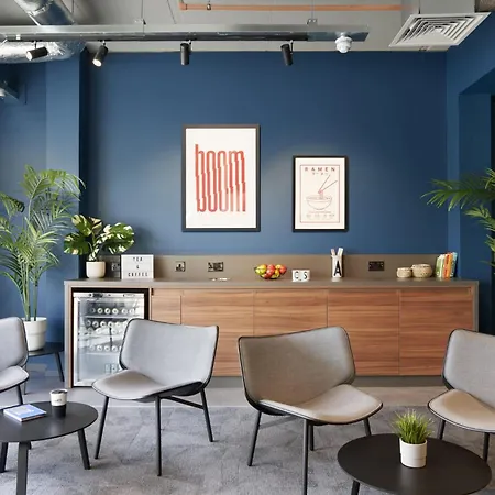 For Students Only Westfield In شقة