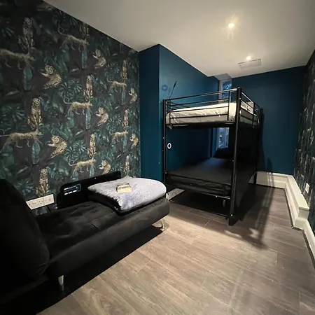 3 Bedroom * Edinburgh