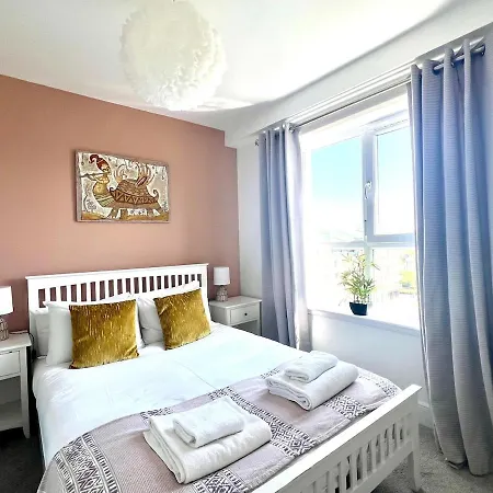 Castle View Free Parking 3bed Waterfront *