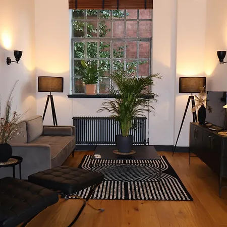 Stockbridge 1br With Parking Apartment