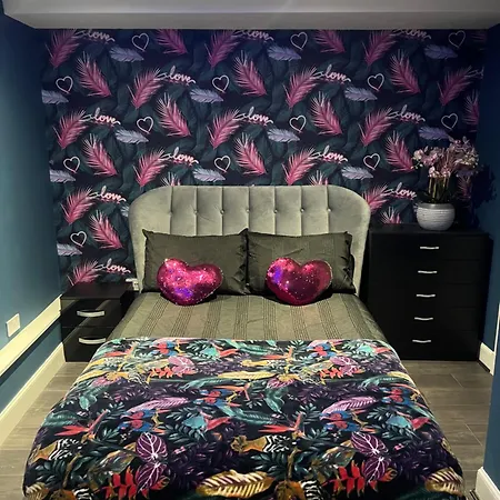 3 Bedroom Apartment Edinburgh
