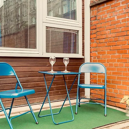 Unique 1 Bed House With Private Parking Daire