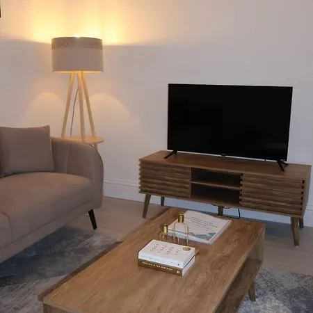 Elegant 3br At Haymarket Apartment Edinburgh