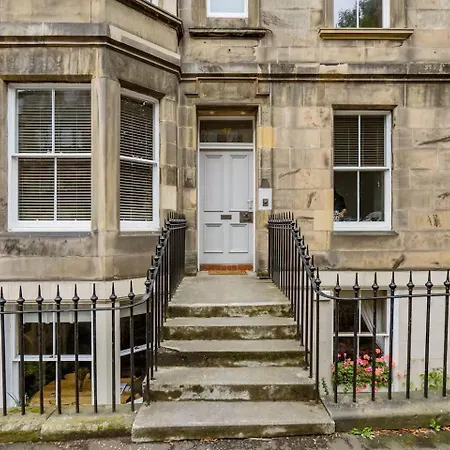 Maindoor Private Entrance *