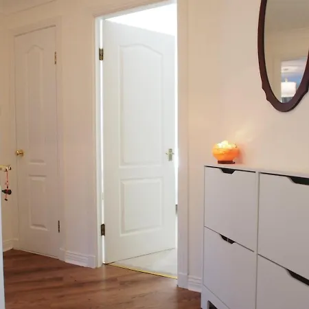 Fettes - Homely 2bd In Quiet Development * Edinburgh