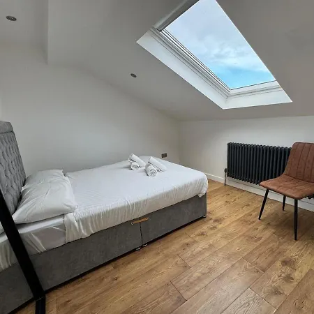 Oxford's Nest - 11 Guests 7 Beds 15' Centre Apartment