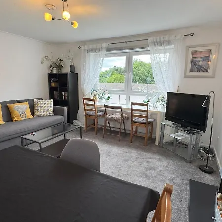 City-centre - Holyrood * إدنبرة