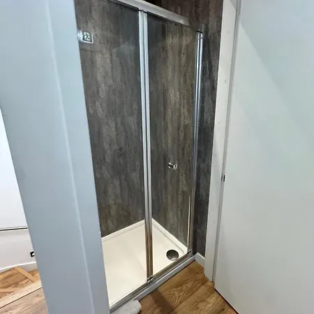 Oxford's Nest - 11 Guests 7 Beds 15' Centre * Эдинбург