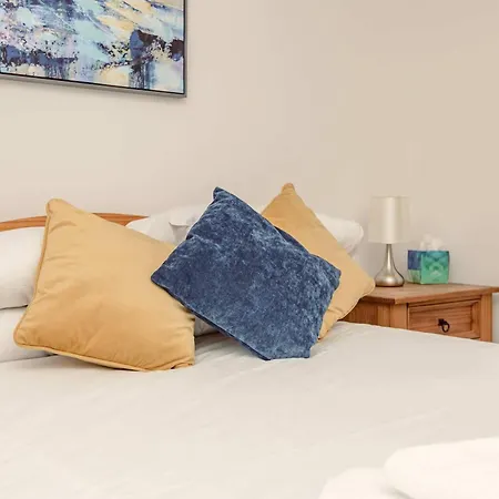 Unique 1 Bed House With Private Parking Appartement