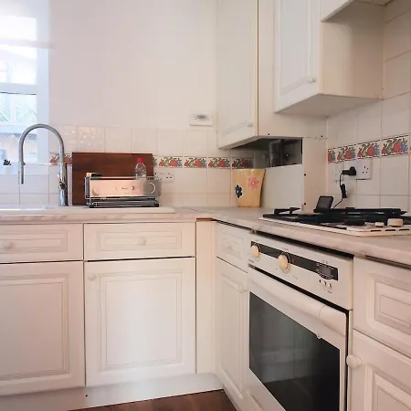 Fettes - Homely 2bd In Quiet Development Эдинбург