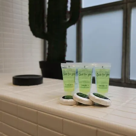 Stockbridge 1br With Parking Apartment