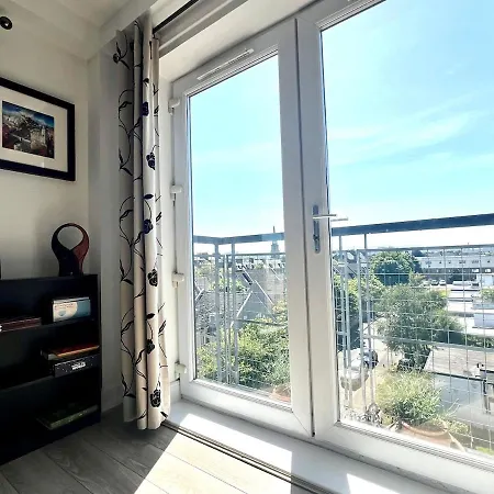 Apartment Castle View Free Parking 3bed Waterfront