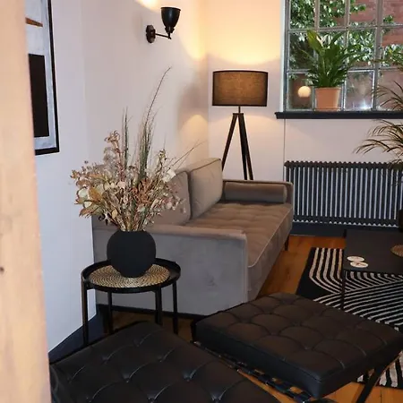 Stockbridge 1br With Parking *