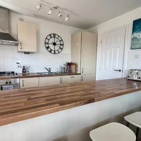 Castle View Free Parking 3bed Waterfront *