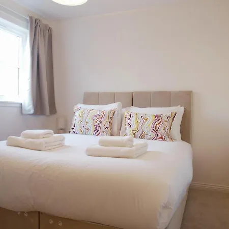 Fettes - Homely 2bd In Quiet Development Apartment *