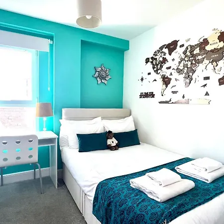 Castle View Free Parking 3bed Waterfront Apartment