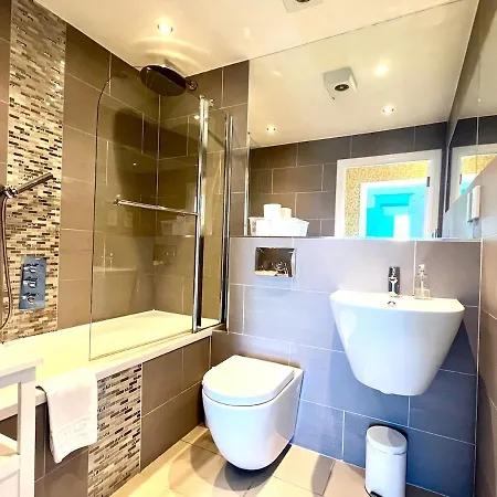 Apartment Castle View Free Parking 3bed Waterfront *