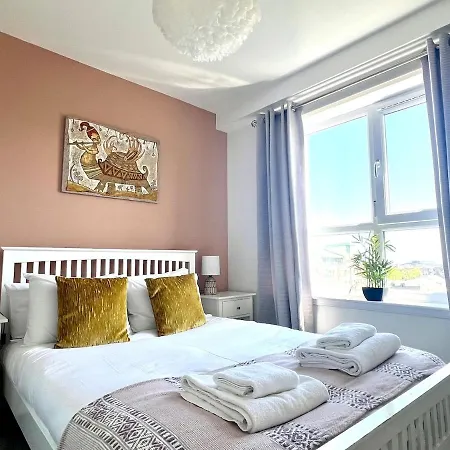 Castle View Free Parking 3bed Waterfront 公寓