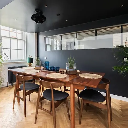 Leith Hospital - A Boutique Family Let In Leith *