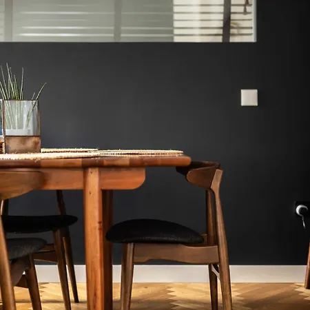 Leith Hospital - A Boutique Family Let In Leith