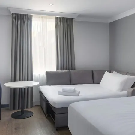 Marriott Holyrood 4*