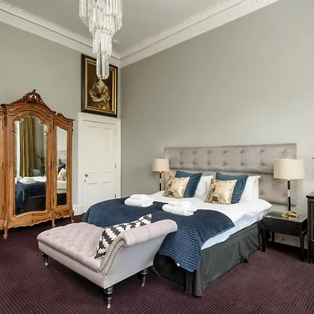 Castle - The Address * Édimbourg