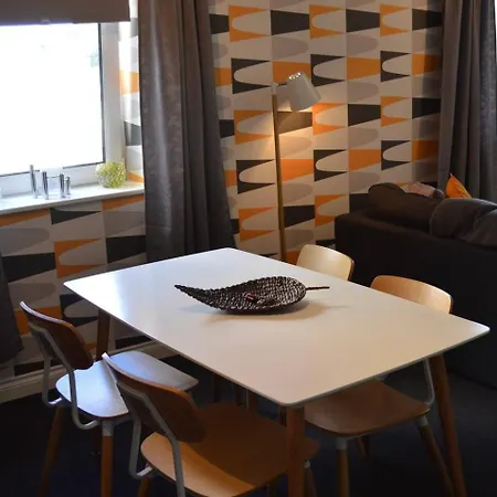 Apartmán Large 2 Bed Flat, 2 Bath, Free Parking & Lift