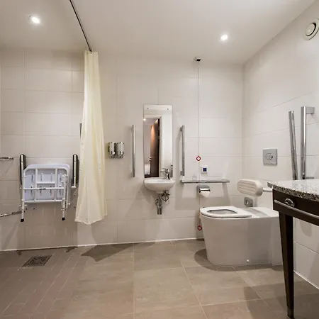 Hampton By Hilton West End 3* Edimburgo
