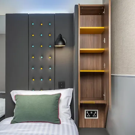 Otel Point A Haymarket Edinburgh