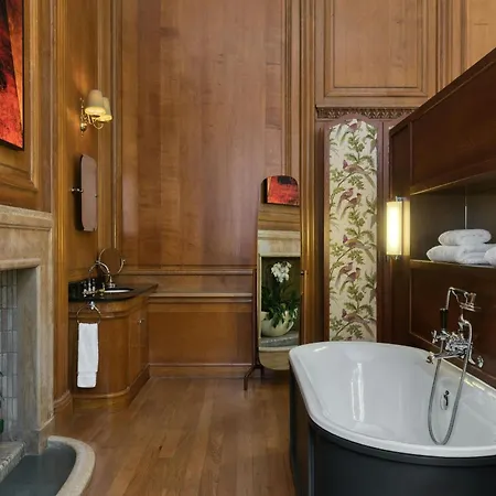 The Grand, A Luxury Collection Hotel, شقة فندقية