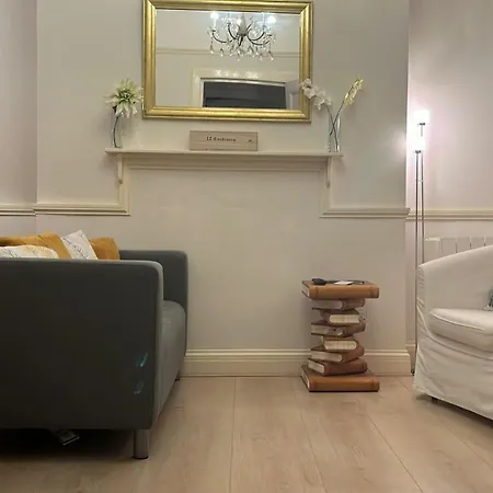 The Cosy Courtyard *