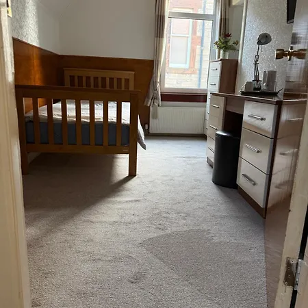 Hillhouse 3* Edinburgh