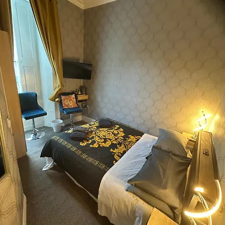 The City- Braveheart House * Edimburgo