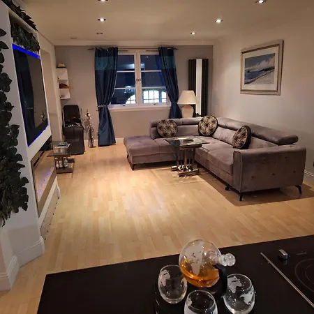 Villa Townhouse With 3 Bathrooms *