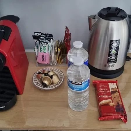 Innisfail Edi - Double With Private Bathroom * Edinburgh