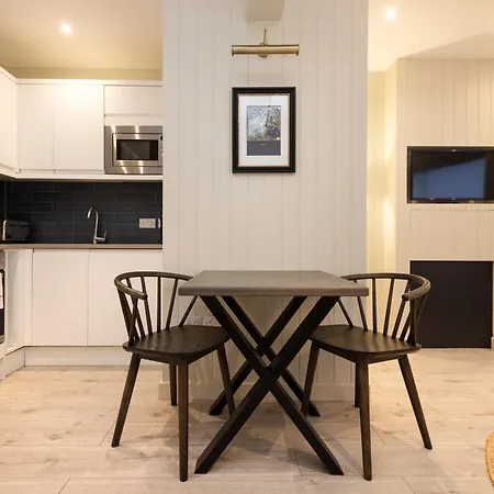 דירה Argyl - Old Town Mews With Parking *