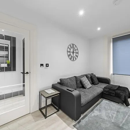 Апартаменты Upper Grove 2 Bedroom -