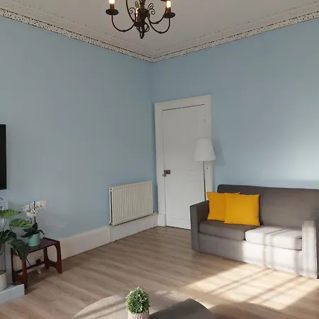 Spacious Victorian In Апартаменты