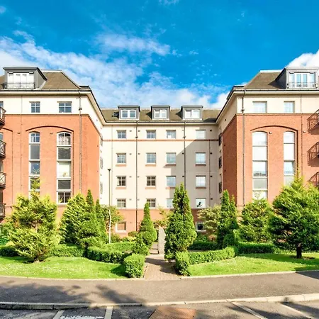 Bright & Modern Flat