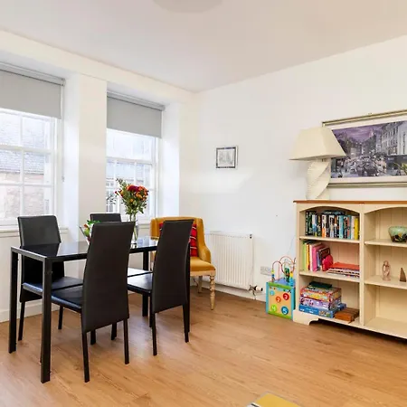 2-bedroom Old Town On Royal Mile Appartement *