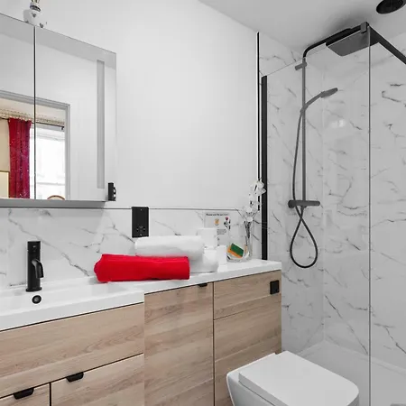 Spacious And Edinburg