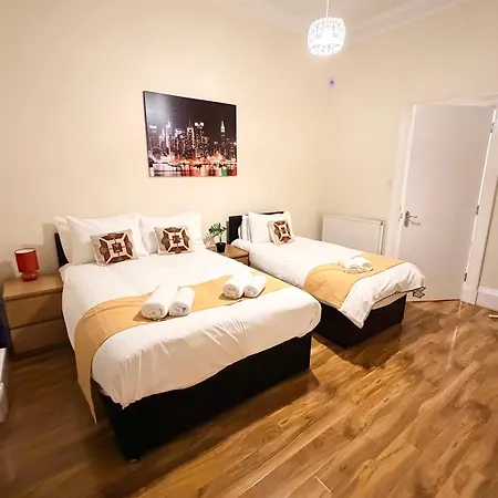 Apartmán 2 Bed Flat In