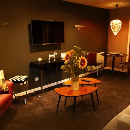 Apartamento Modern Chic Apartment, Lift Access & Free Parking