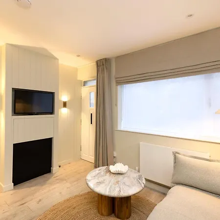 Apartment Argyl - Old Town Mews With Parking *