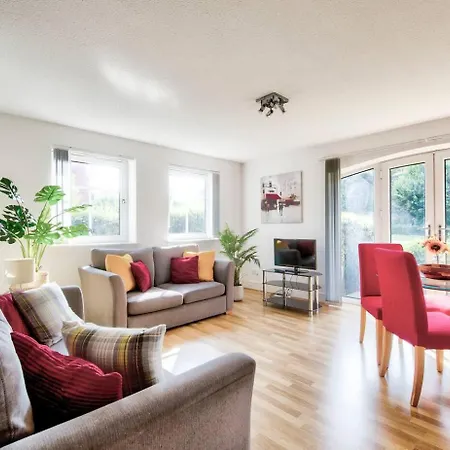 Bright & Modern Flat * Edinburgh