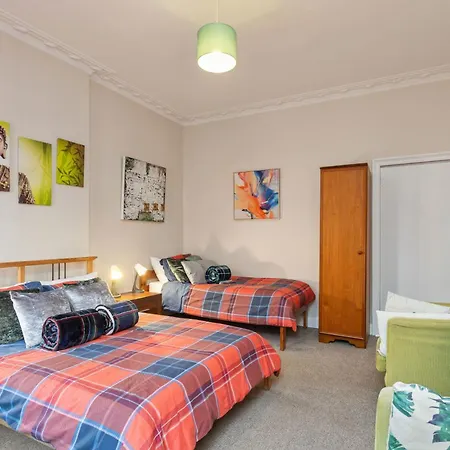 Spacious And * Edinburg