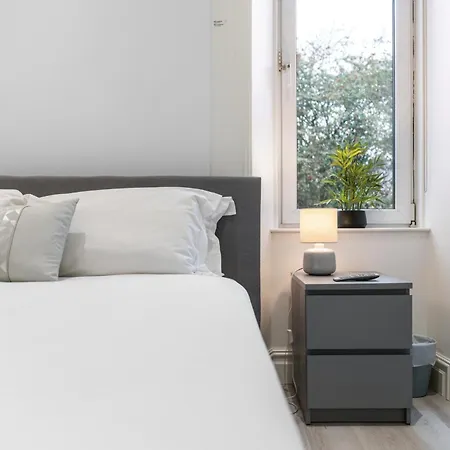 Apartment Upper Grove 2 Bedroom - *