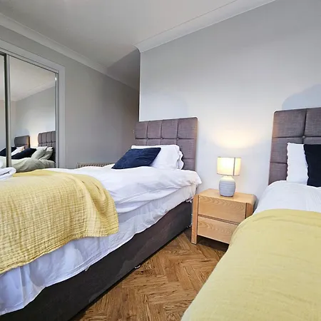 Lägenhet 2-bedroom With Free Parking And Stunning Views *