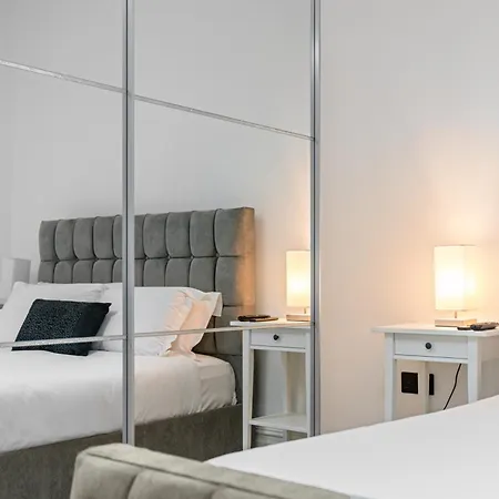 Upper Grove 2 Bedroom - Апартаменты *