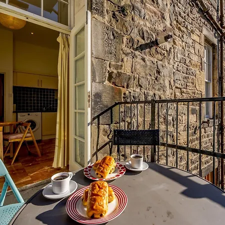 Appartement 3 Bed In 79008 *